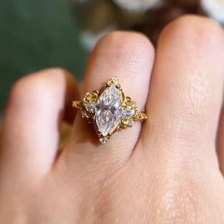 3.5ct Enchanting Marquise-Cut Sapphire Ring with Exquisitely Carved Vine Motifs