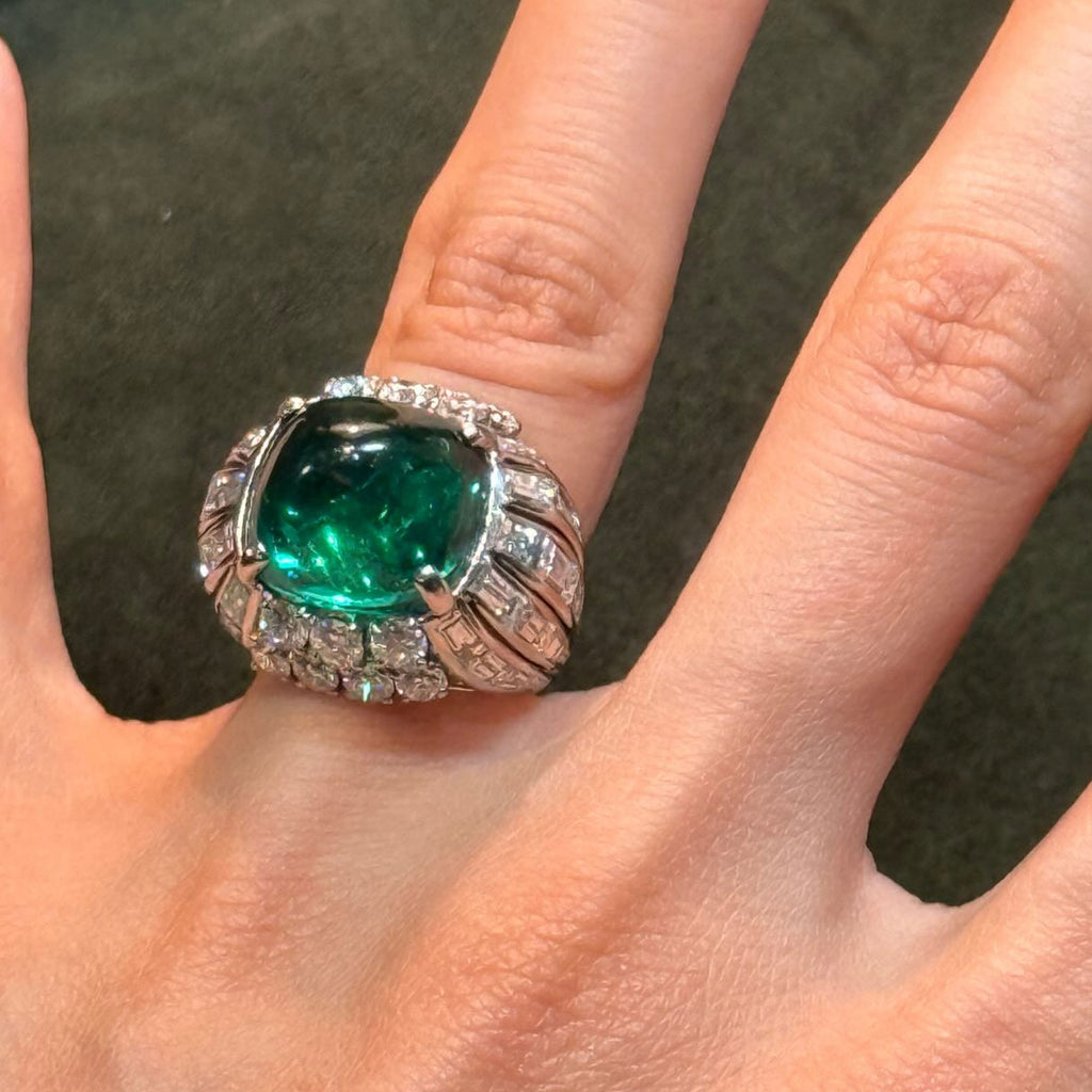 10-Carat Sugarloaf-Cut Deep-Hued Emerald Art Ring