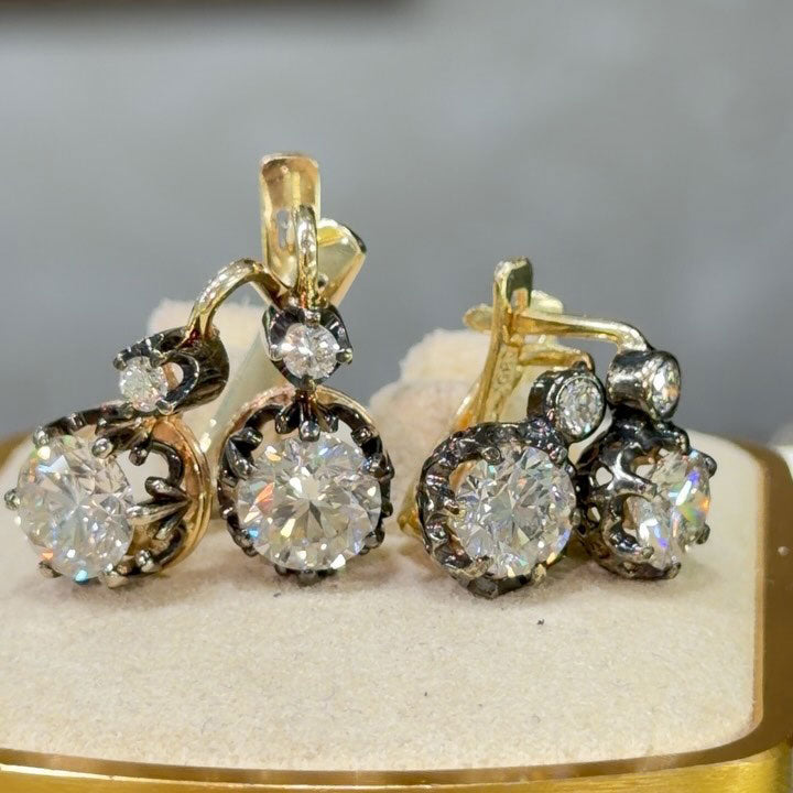 Vintage-style round sapphire pendant earrings