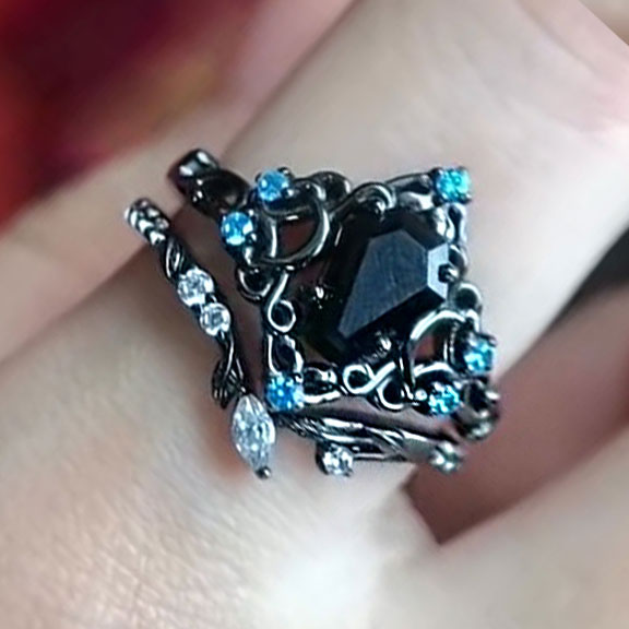 2.8ct Shield-Cut Black Spinel Stackable Ring (Dark Aesthetic)