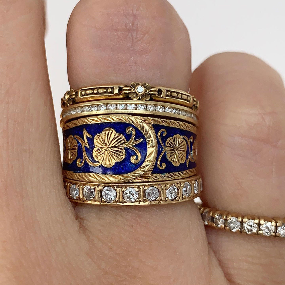 Vintage-Style Floral Sapphire Stackable Ring