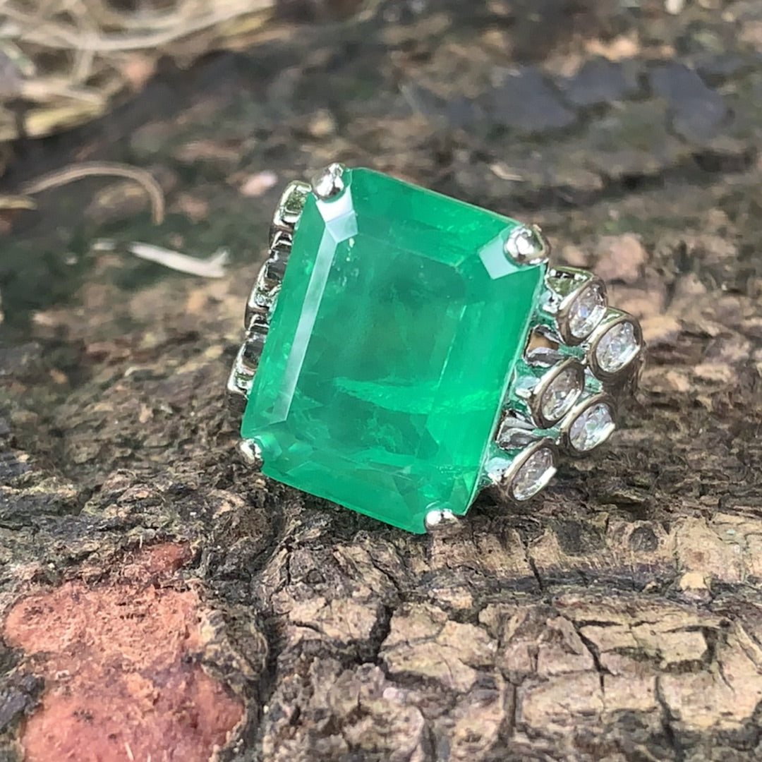 15ct Art Deco Colombian Emerald Engagement Ring