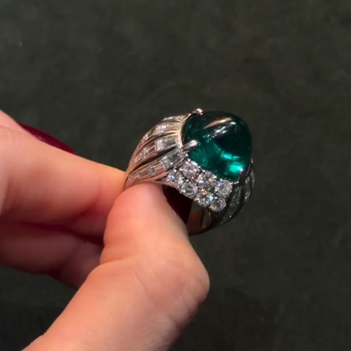10-Carat Sugarloaf-Cut Deep-Hued Emerald Art Ring