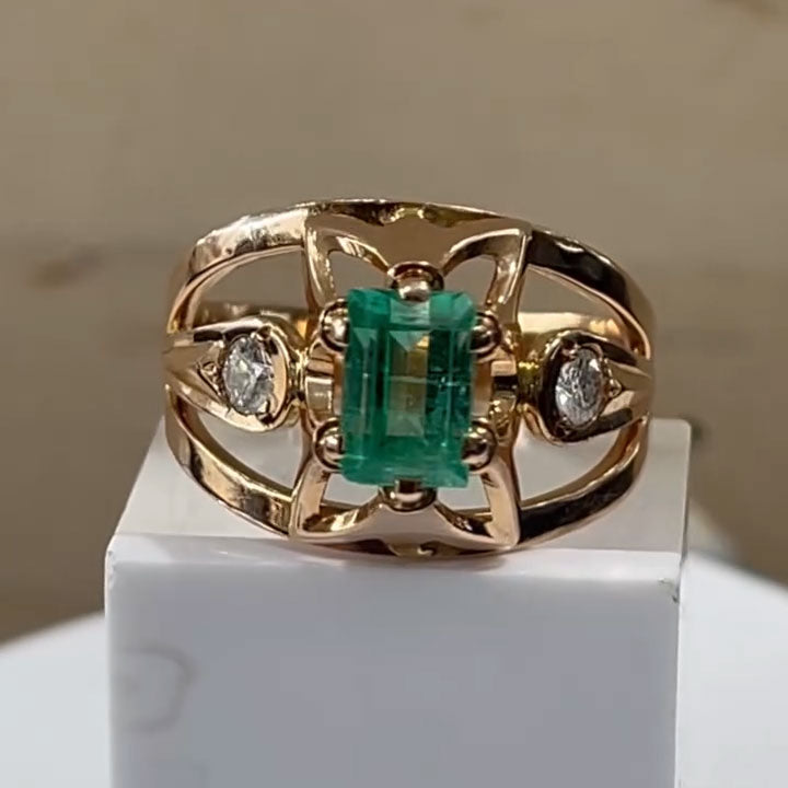 3.3ct Vintage-Style Openwork Emerald and Sapphire Ring