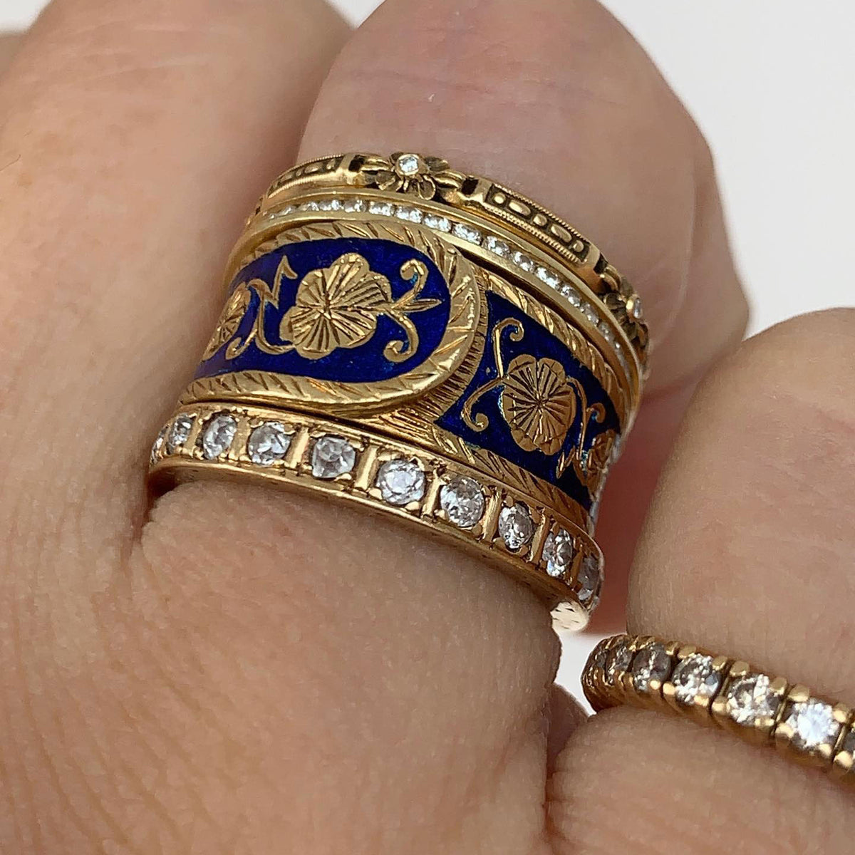 Vintage-Style Floral Sapphire Stackable Ring