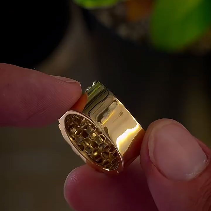 Gold Mesh-Woven Wide Ring