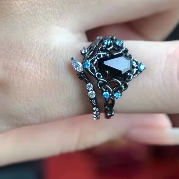 2.8ct Shield-Cut Black Spinel Stackable Ring (Dark Aesthetic)