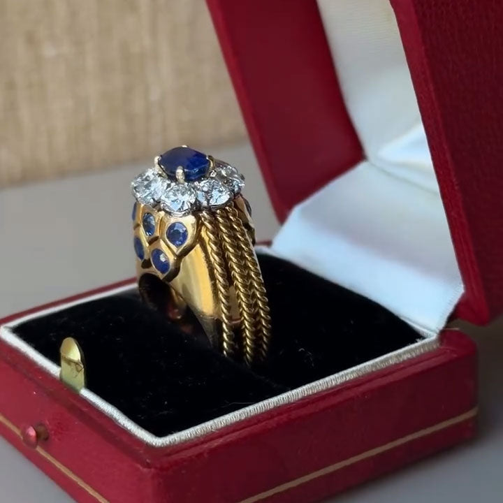 3.5ct Cushion-Cut Blue Sapphire Exquisite Vintage-Style Ring