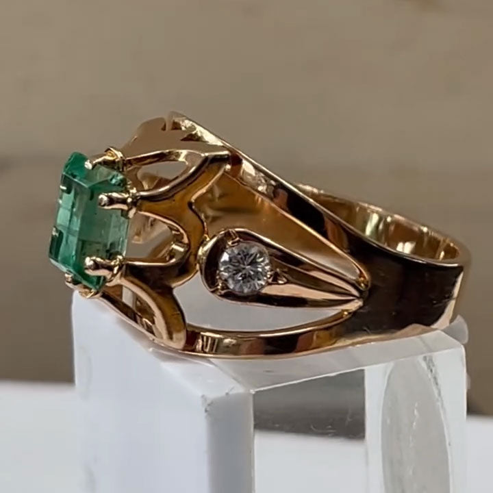 3.3ct Vintage-Style Openwork Emerald and Sapphire Ring
