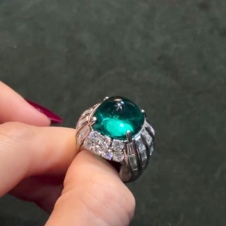 10-Carat Sugarloaf-Cut Deep-Hued Emerald Art Ring