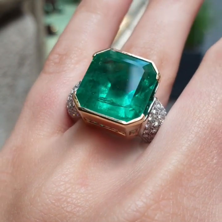 15.86ct Square Emerald-Cut Sapphire Ring