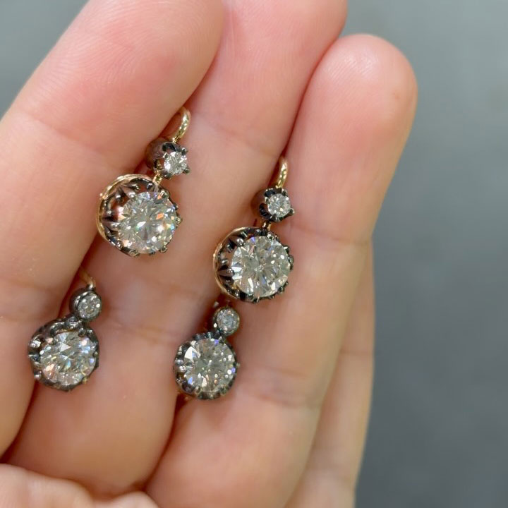 Vintage-style round sapphire pendant earrings